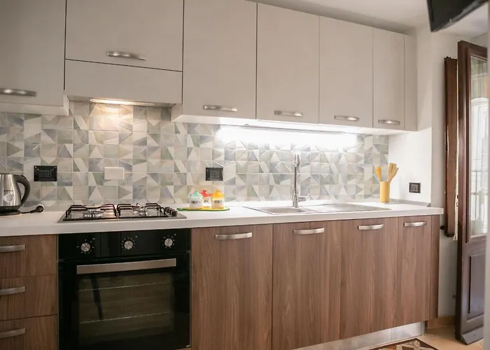 A 38passi Dal Mare Чефалу