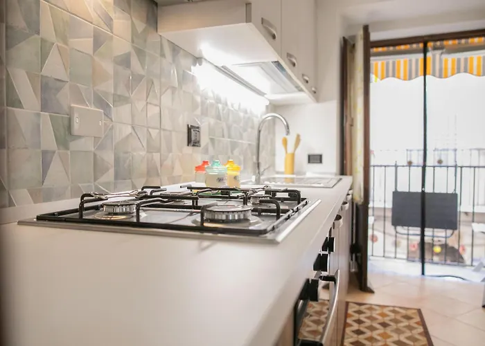 A 38passi Dal Mare Чефалу